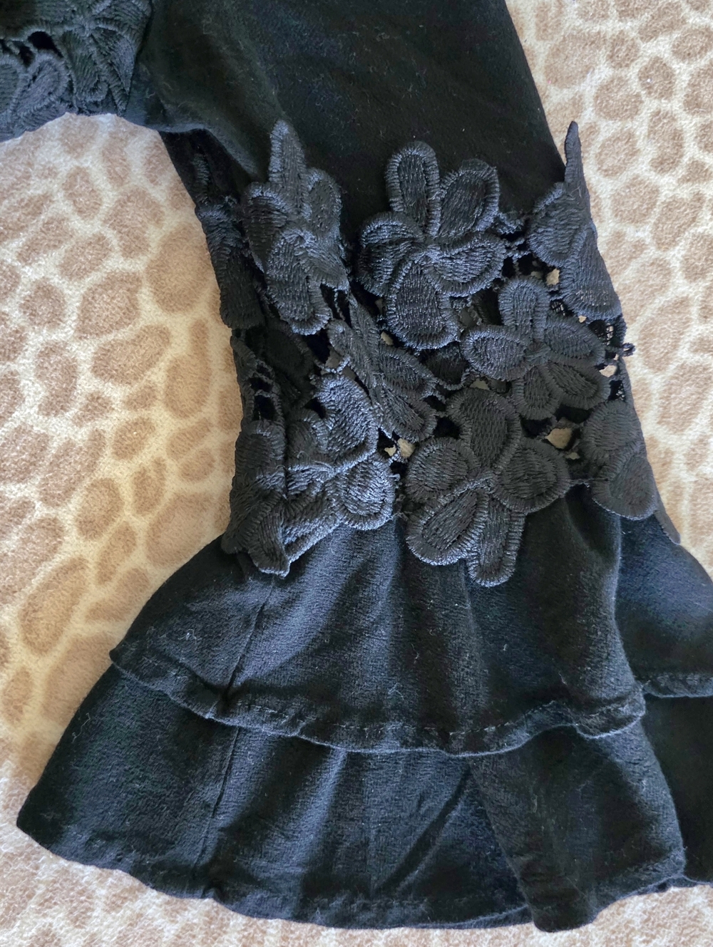 ☆ Blue Rain Black Gauze Top W/Crochet Floral Insets Size M - Picture 8 of 13